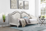 Evangeline Upholstered Twin Daybed