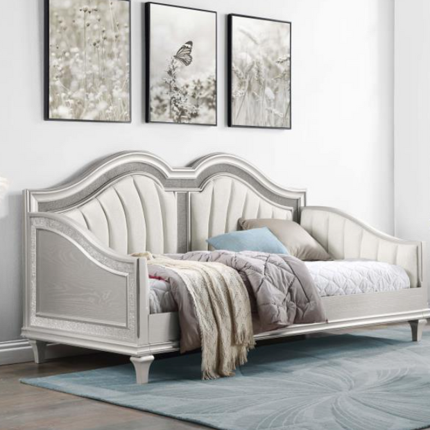 Evangeline Upholstered Twin Daybed